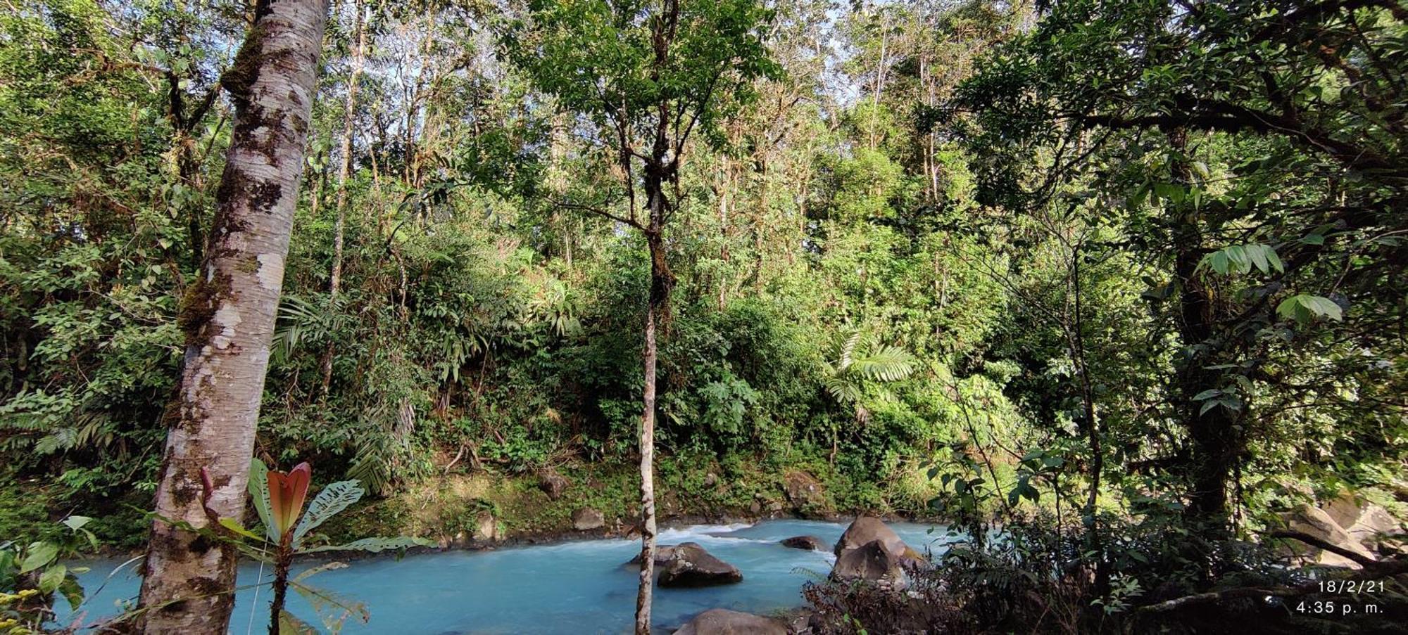 Cabinas Piuri Rio Celeste Exterior foto