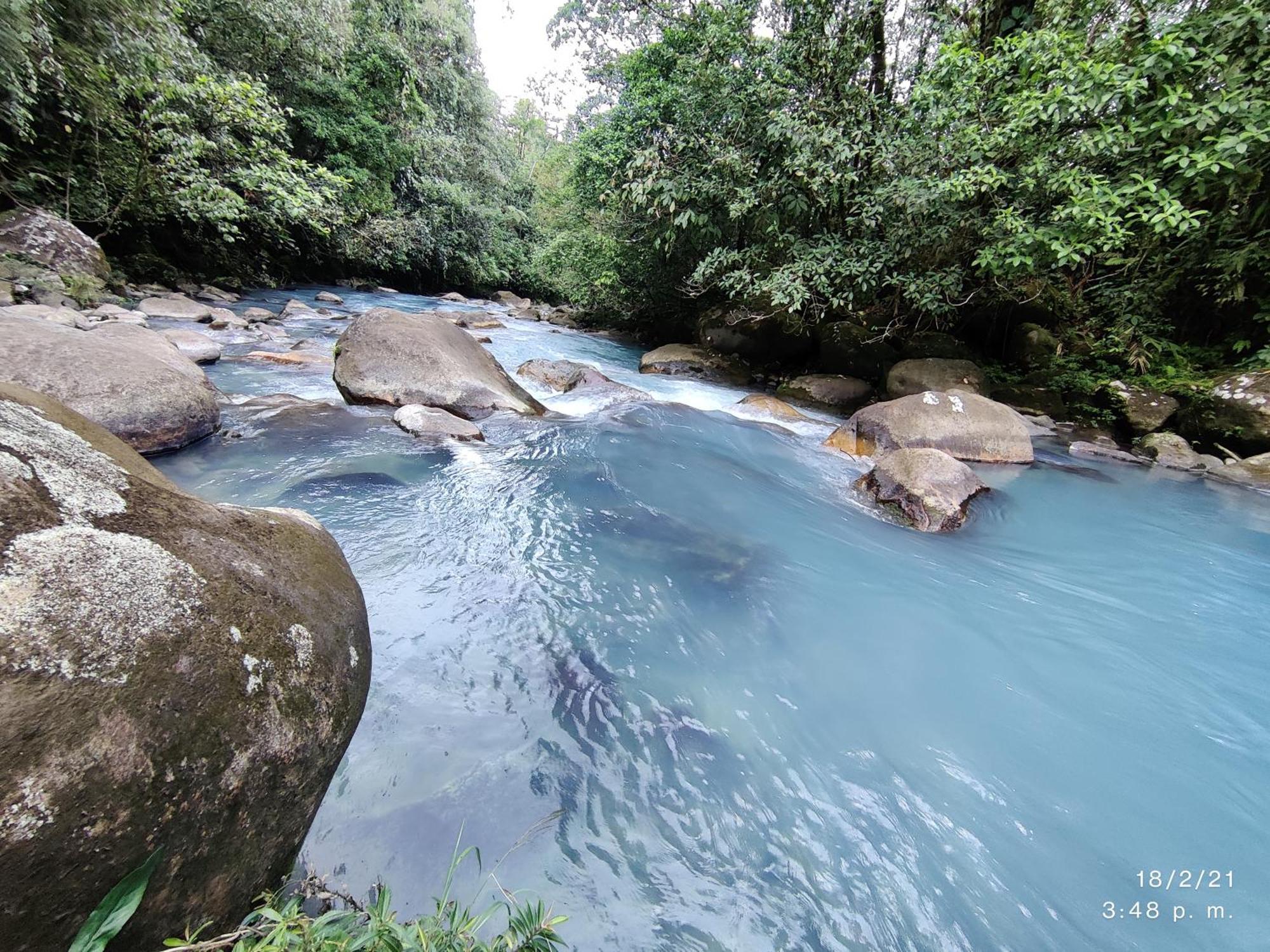 Cabinas Piuri Rio Celeste Exterior foto