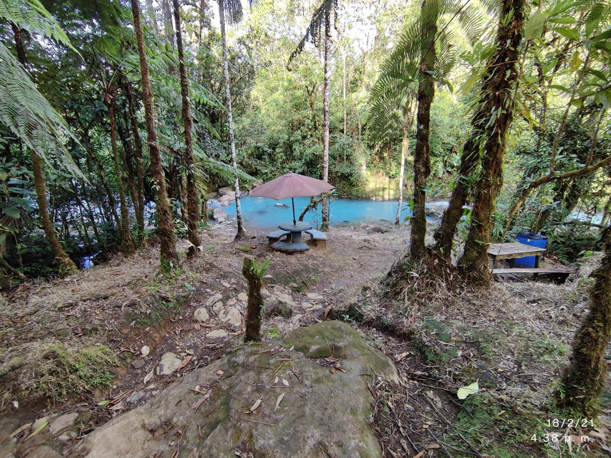 Cabinas Piuri Rio Celeste Exterior foto