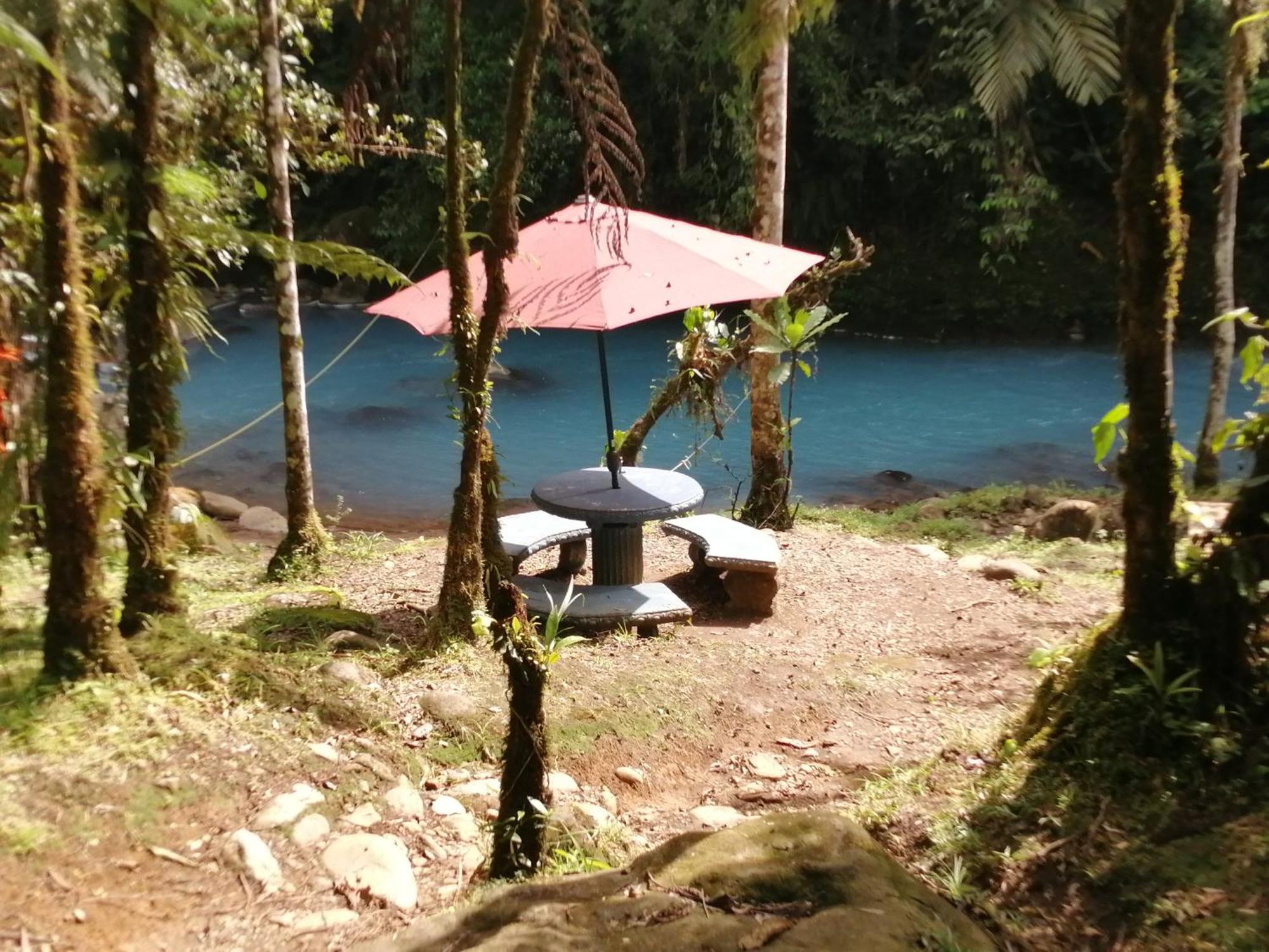 Cabinas Piuri Rio Celeste Exterior foto